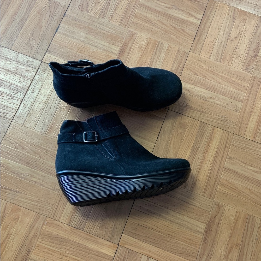 Skechers Black Suede Wedge Booties - 8.5